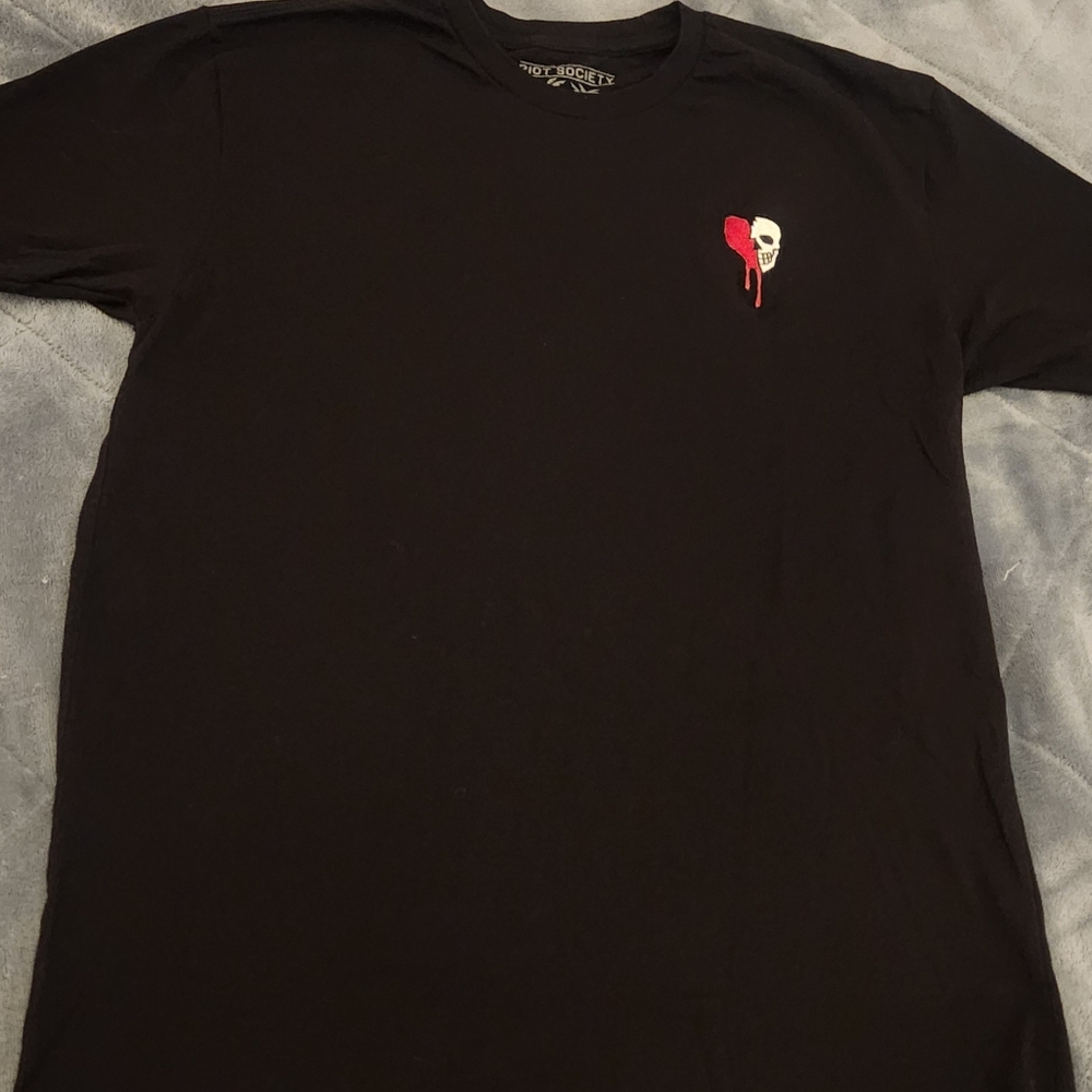 RIOT SOCIETY Heart Skull Drip Mens Tee Size M